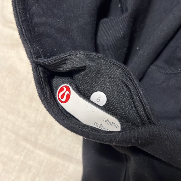 Lululemon Wunder Under Crop - Picture 4 of 7